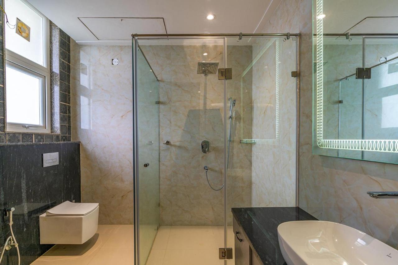 Stayvista At Blanc Belle With Outdoor Pool Sohna ภายนอก รูปภาพ