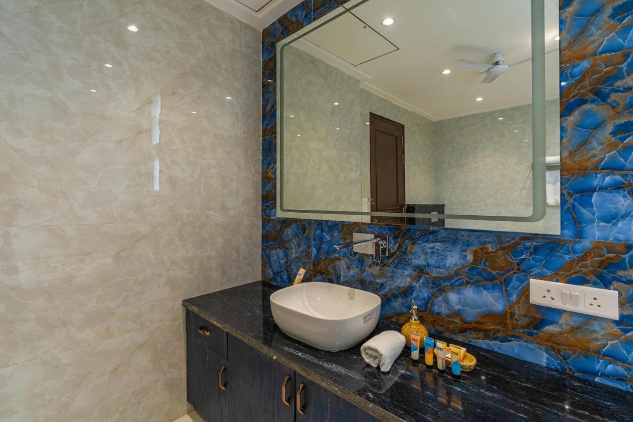 Stayvista At Blanc Belle With Outdoor Pool Sohna ภายนอก รูปภาพ