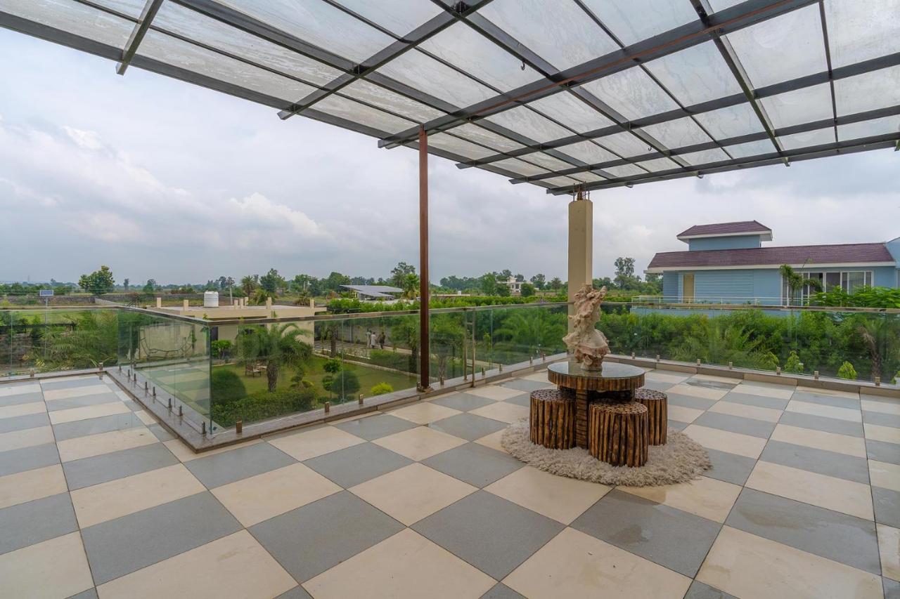 Stayvista At Blanc Belle With Outdoor Pool Sohna ภายนอก รูปภาพ
