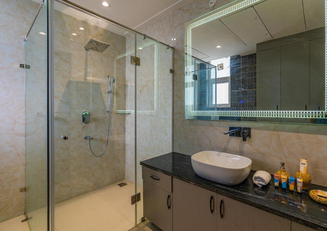 Stayvista At Blanc Belle With Outdoor Pool Sohna ภายนอก รูปภาพ